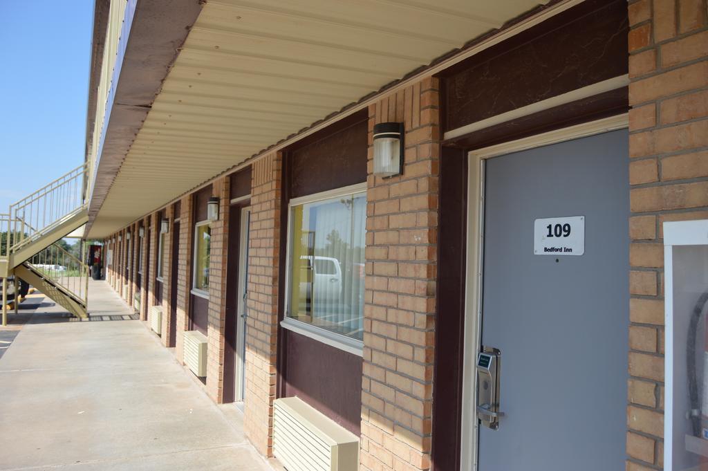 Bedford Inn Elk City Exterior photo